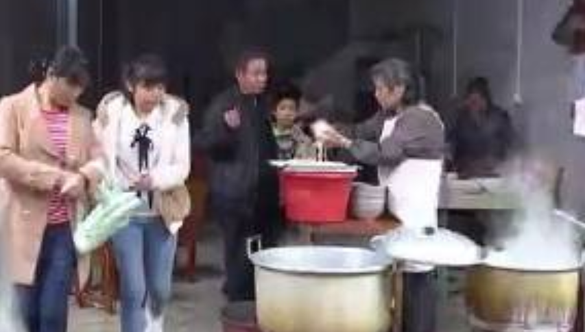 民以食为天,千百年,客家人从北到南长途跋涉、不断迁移,形成独具特色的客家美食,这些美食种类