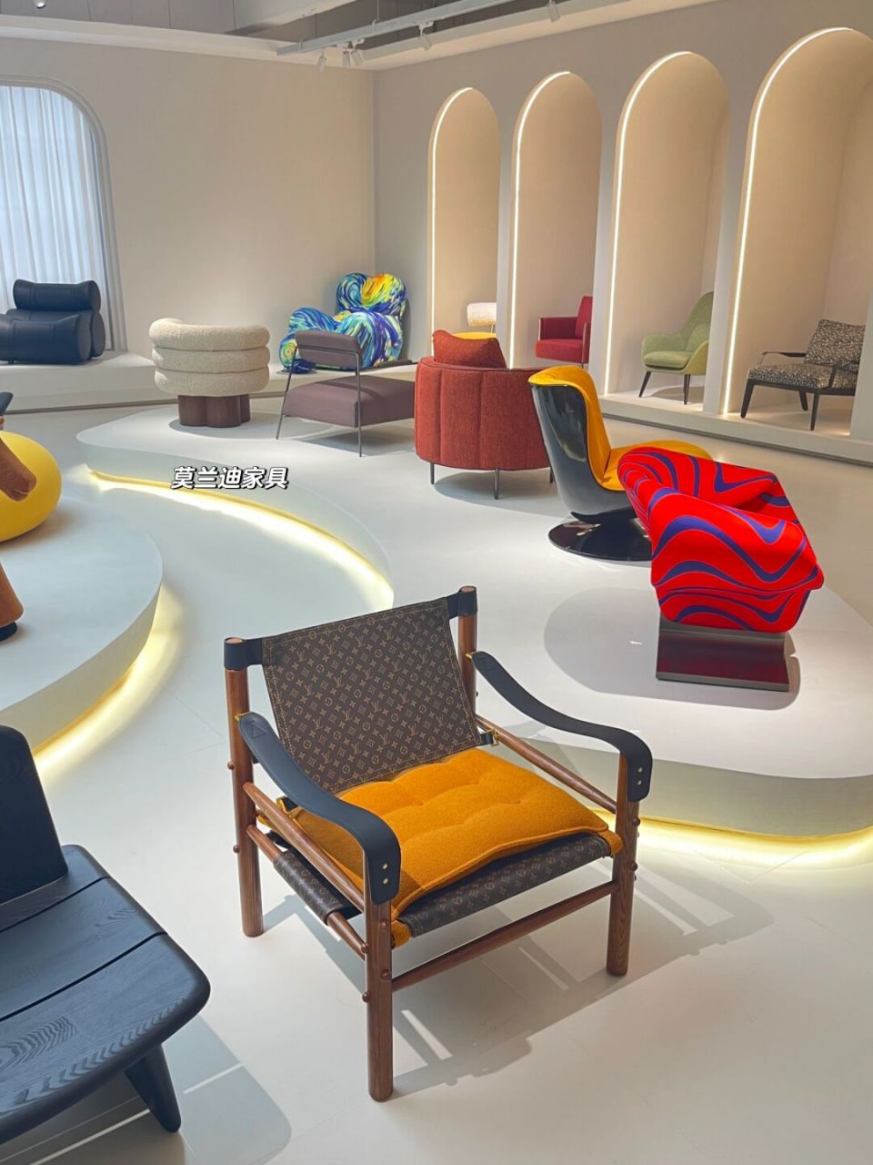 展厅实拍,佛山款式最全的家具工厂95 #休闲椅# #设计师家具# #小众