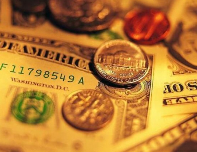 金价起落之间：有人梭哈 有人“卧倒”