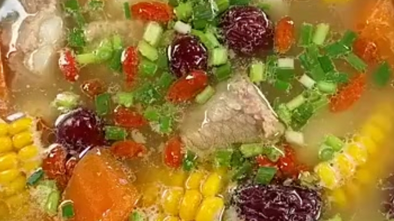 #美食时刻#做一道玉米胡萝卜山药排骨汤,瞬间可以喝三碗 !