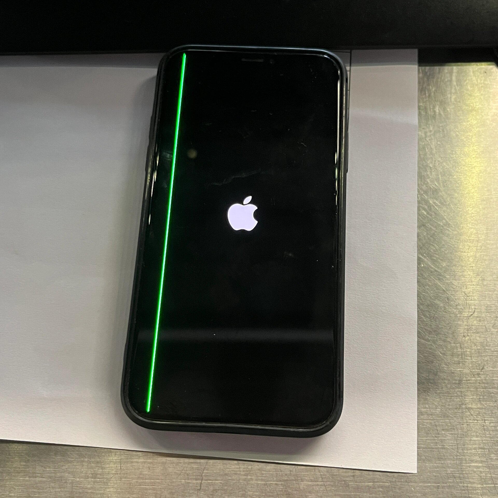 苹果短信上面有一条绿色的线