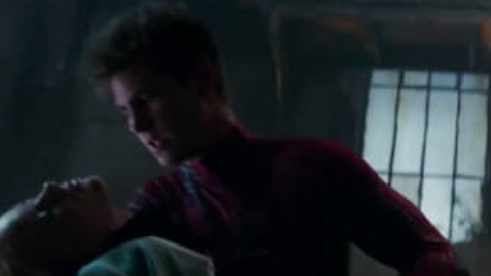 “你在救谁,彼得帕克?”“是格温·斯黛西,还是MJ,还是你自己?”#电影##影视剪辑##电