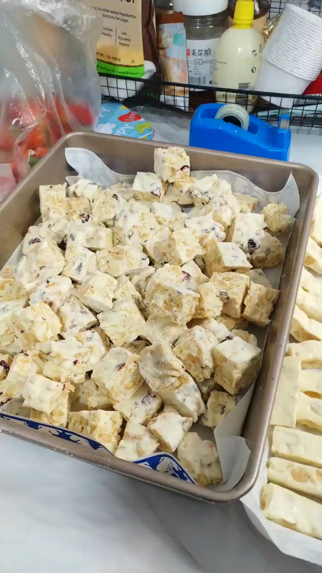 今日份雪花酥和牛轧糖～ 冬天了,糖果畅销～