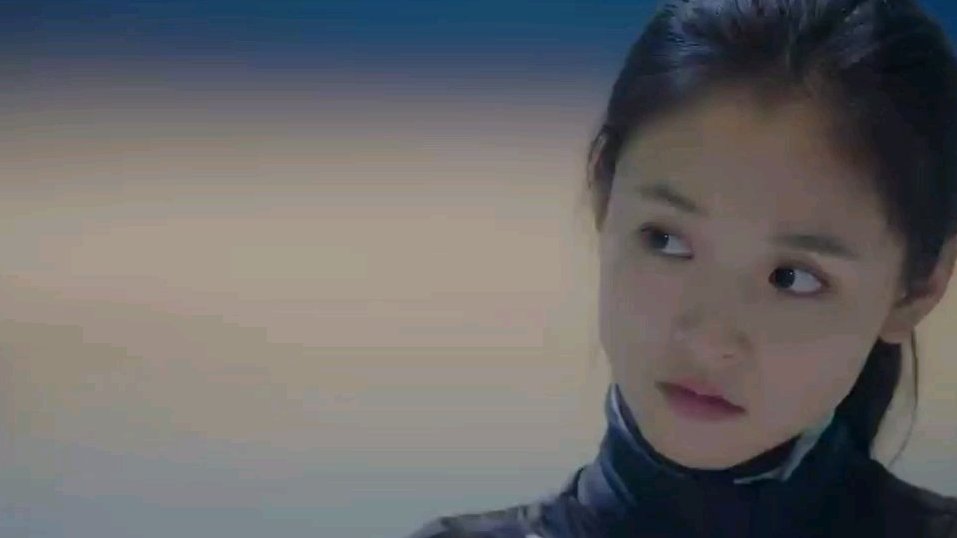 #电视剧冰糖炖雪梨# 黎语冰看到棠雪和别的男生亲密动作瞬间吃醋,心情全表现在脸上。喜欢棠雪