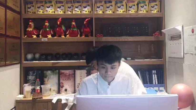 #百城百味重庆# 来福士新开这家李子坝梁山鸡环境舒适,好吃又便宜,不可错过的大众美食!