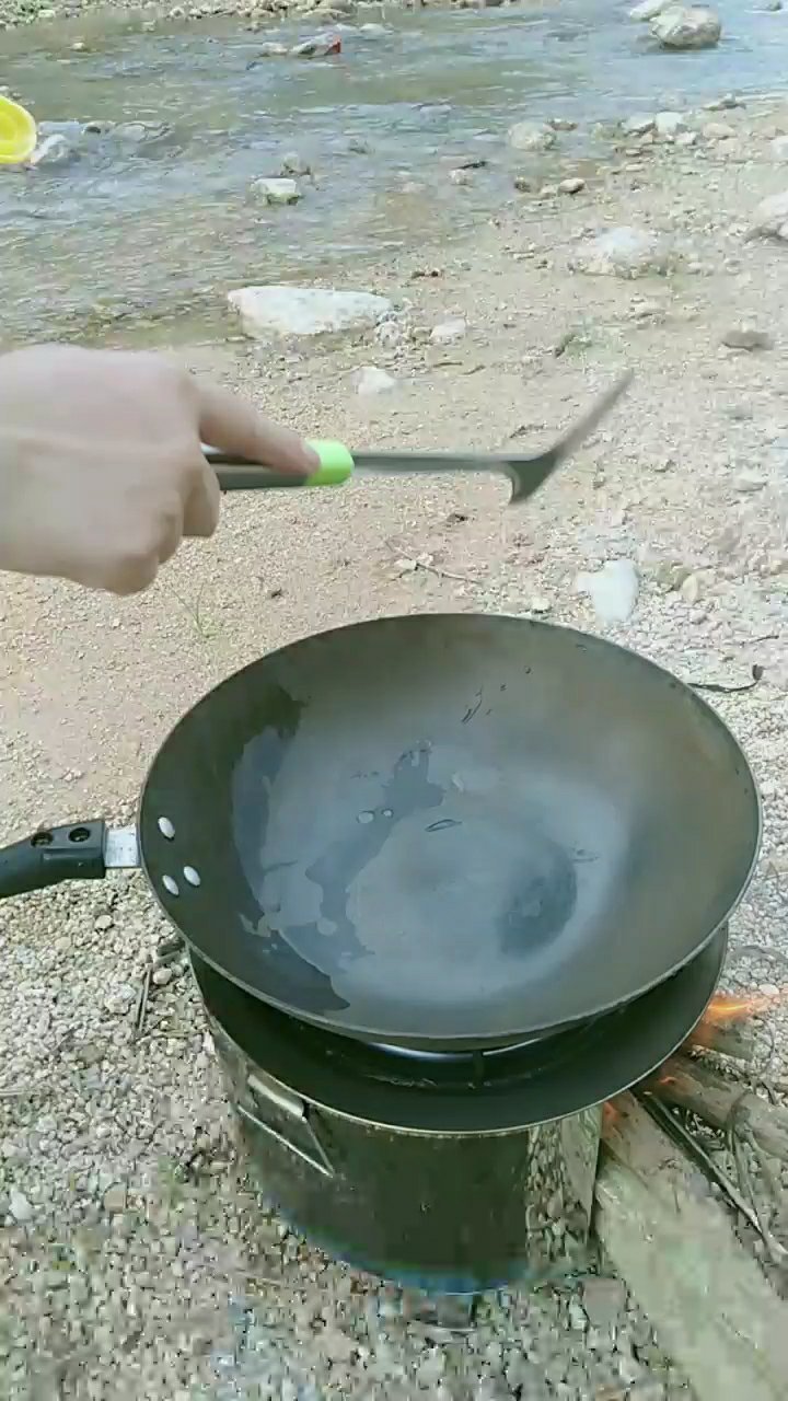 山清水秀河畔小炊!朴素美味小菜-凉瓜炒瘦肉,欢迎大家来品尝!