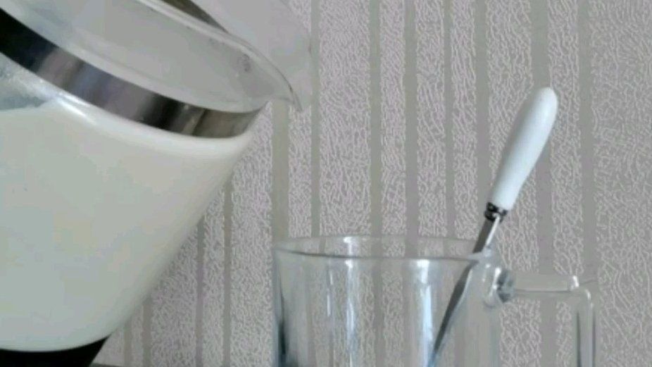  尝试了好喝的家庭版“珍珠奶茶”,非常成功,推荐给大家[爱心]  红豆薏米可以三用: 1.