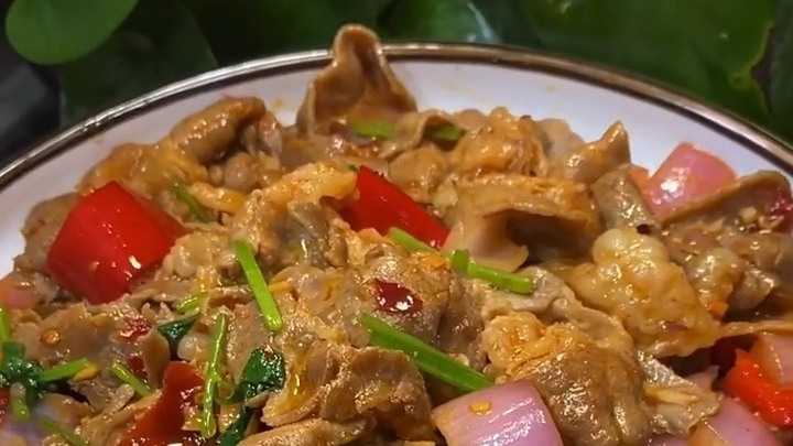 #美食教程# 在家不知道吃什么你可以关注我翻看我的教学视频哦今天分享一下爆炒肥牛