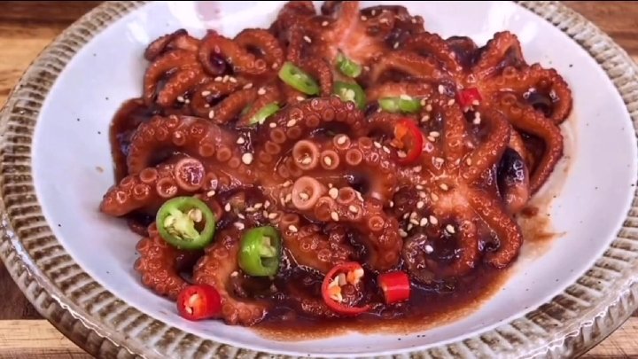  八爪鱼这样吃才过瘾,麻辣鲜香,1口1个吃到爽,这次解馋了#进击的美食家# @百度动态 @