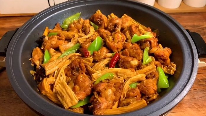  腐竹嫩鸡肉的做法,鸡肉香嫩入味,腐竹柔软滑嫩,做法简单好吃@好看视频创作者中心 #美好生
