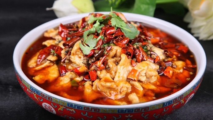  水煮肉片家常做法,麻辣鲜香,口感嫩滑味道正宗,不比饭店里的差#美食星推官# @百度动态 