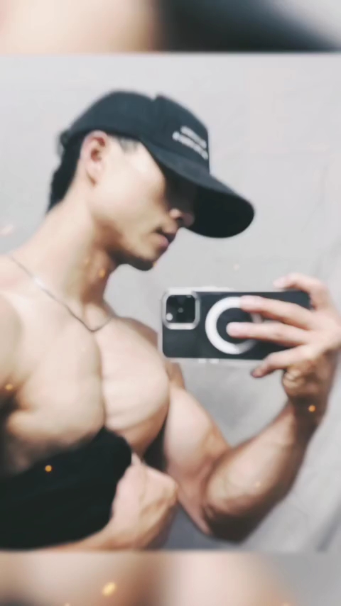 不喜欢太油腻,那就来点清爽小鲜肉吧![欧耶]#肌肉型男# #帅哥#