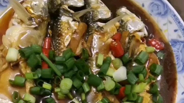 有人认为海鱼比淡水鱼还腥,觉得不如淡水鱼,其实说真的,淡水鱼比海鱼腥多了,之所以觉得不腥,