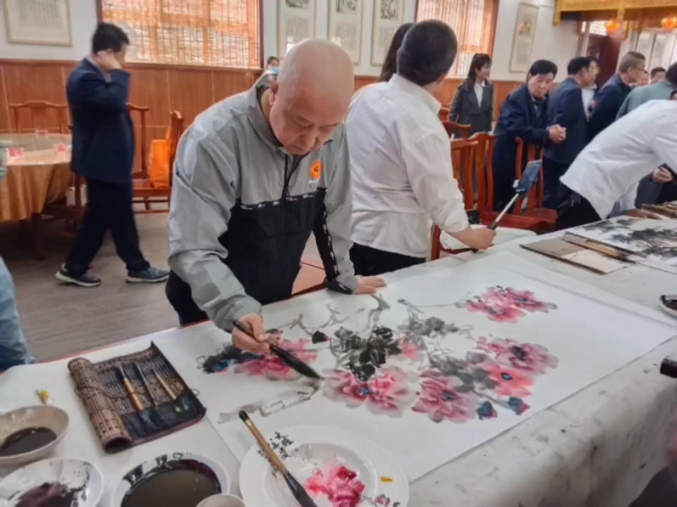 和你一起了解书画名家是怎样练成的? 我有幸请教了其中的几位书画家,他们能取得现如今的成就是