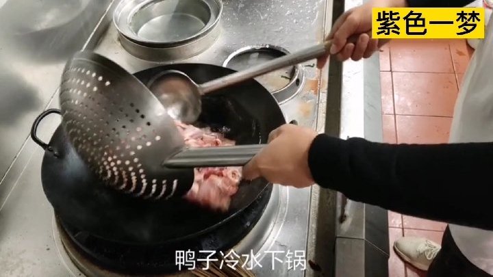 啤酒鸭炖土豆,大饭店的做法,好吃的米饭不够吃!