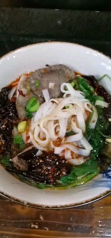 吃碗羊肉米皮