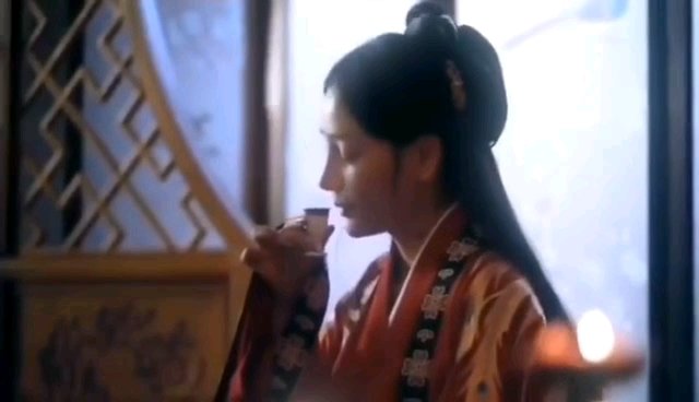  静守时光,以待流年。 美酒如歌,一人独醉!  钓鱼台珐琅彩
