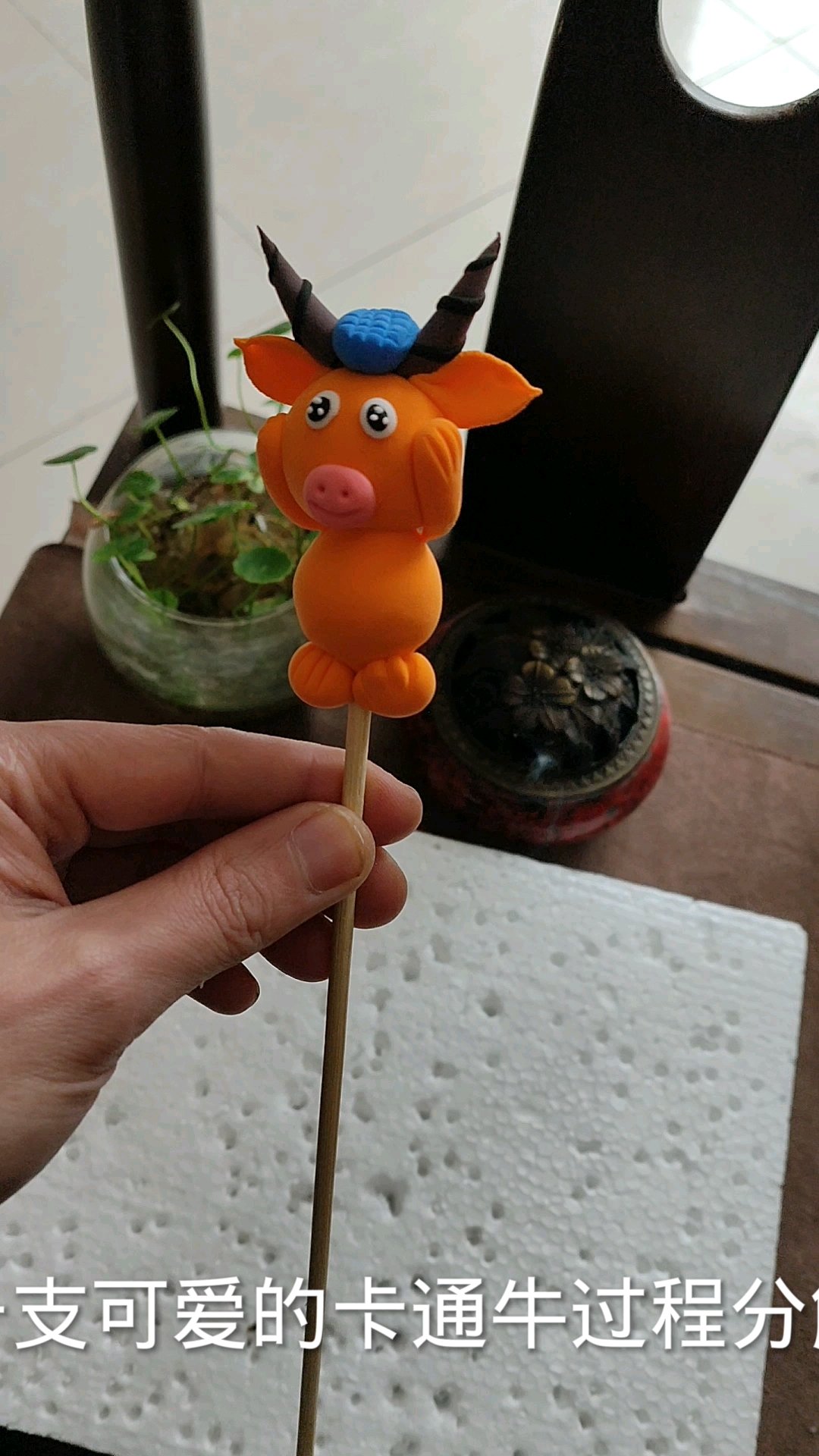 一支可爱的卡通牛