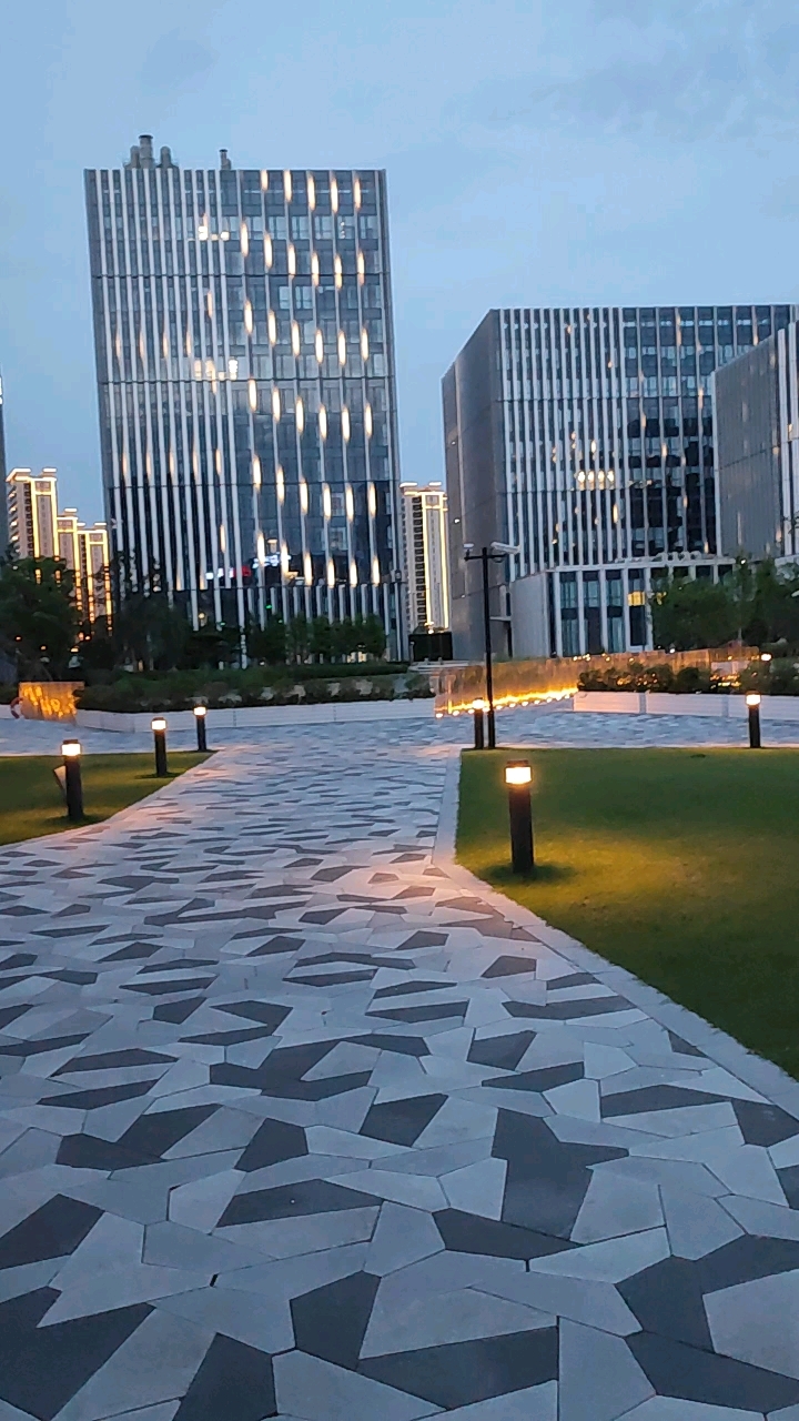 #摄影爱好者联盟# 高铁新城夜景#生活#