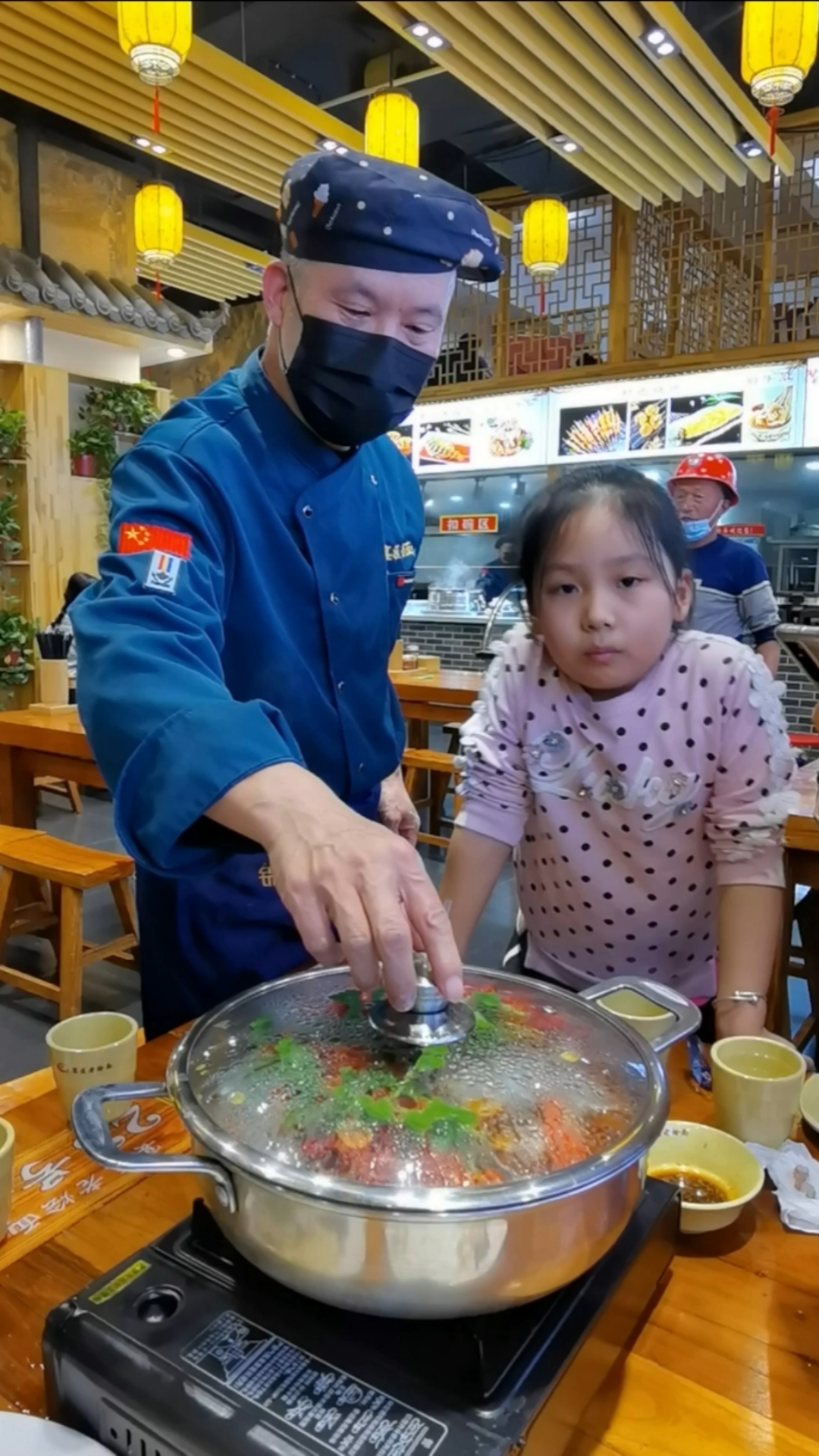 郑州3斤多重的汽锅生焗信阳南湾湖大鱼头,才只卖128!