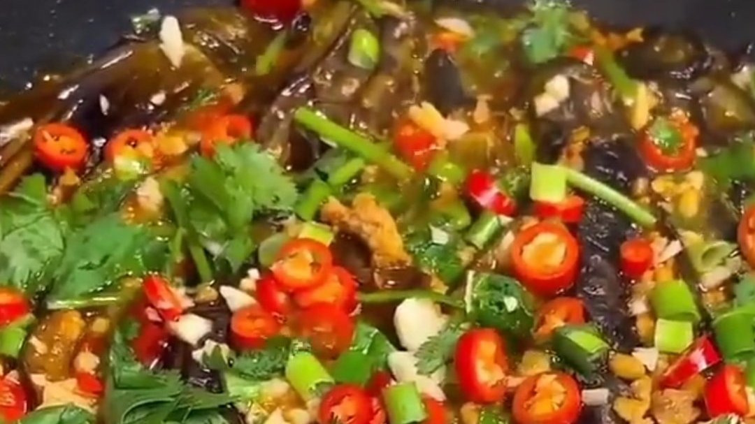 今天咱们用茄子做好吃的#家常菜谱# #美食教程# #美食# @百度动态 