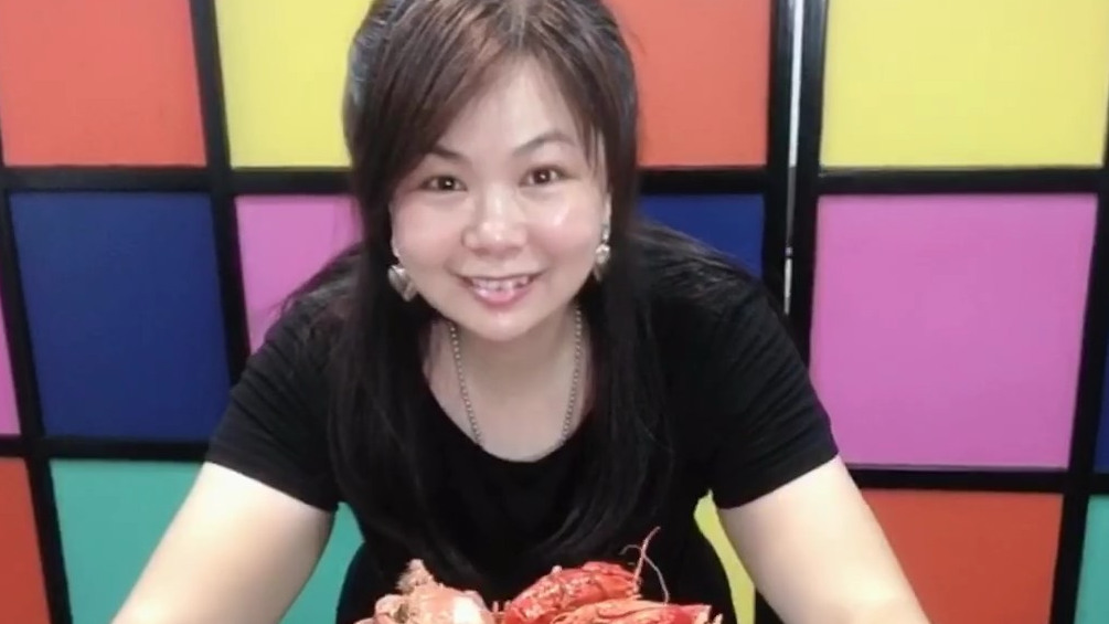 霸气虾蟹拼盘来了!有小龙虾有大闸蟹,我一个人吃能三斤小龙虾,你信吗?#美食美刻#