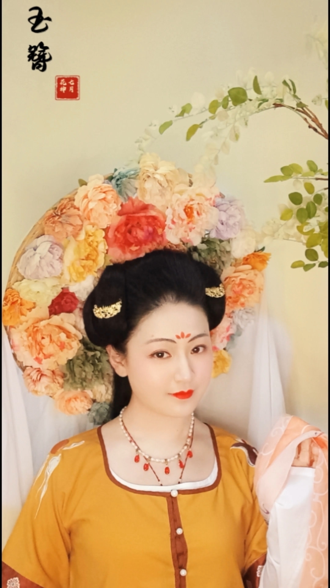 #十二花神~七月玉簪 玉簪如花,簪发上,花似玉簪,发上簪,妆容仿参商上官婉儿妆,音乐来自一