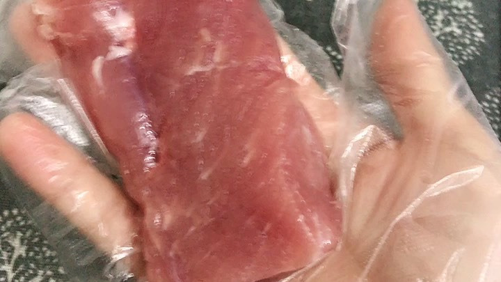 一块猪肉的热量,每天吃多少肉比较合适?减肥能吃猪肉吗?#AB姐姐热量测评# @AB姐姐专注