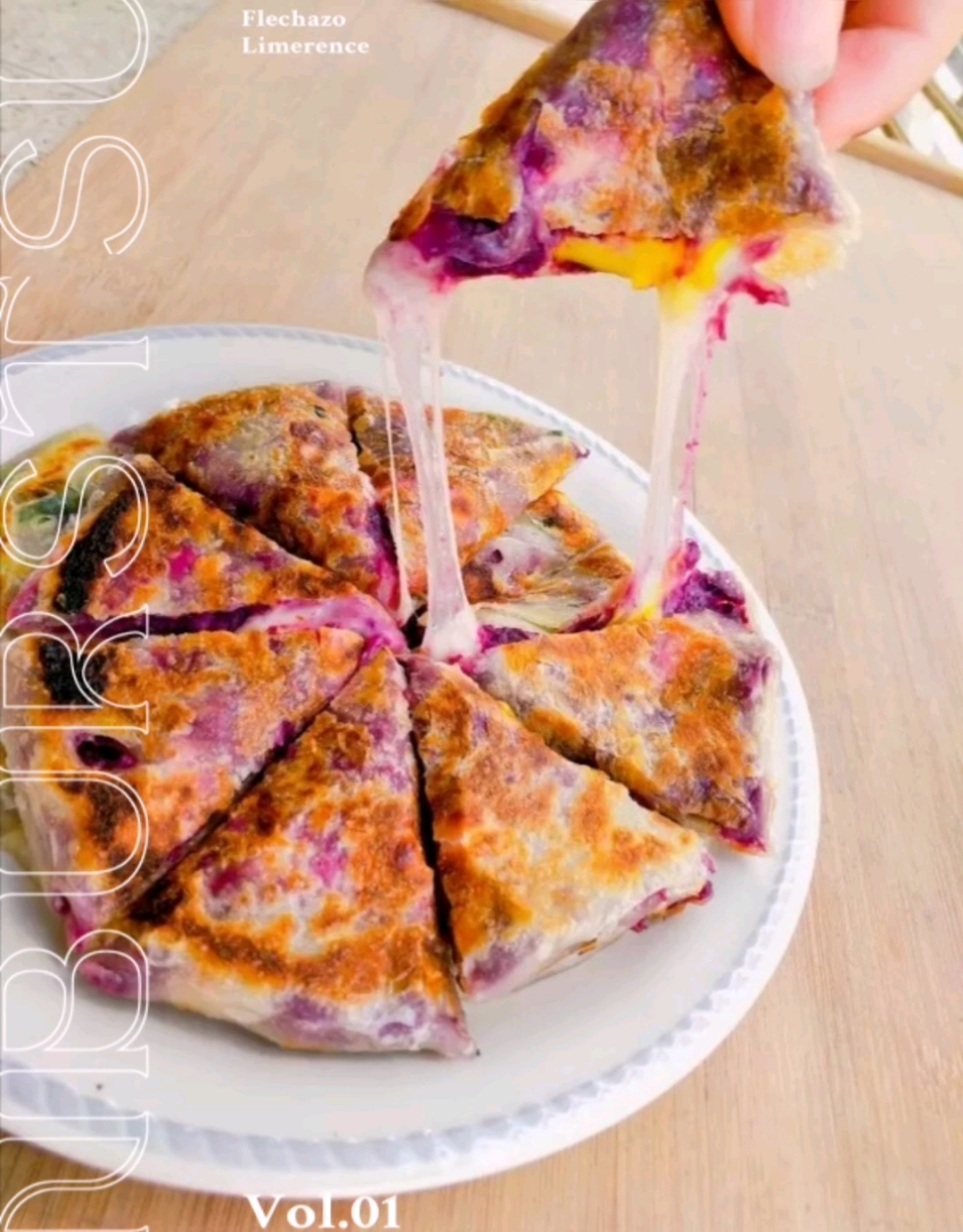 ????食谱介绍: [微笑][微笑][微笑]芝士紫薯饼   ????食材调料: 紫薯2个 牛奶100克