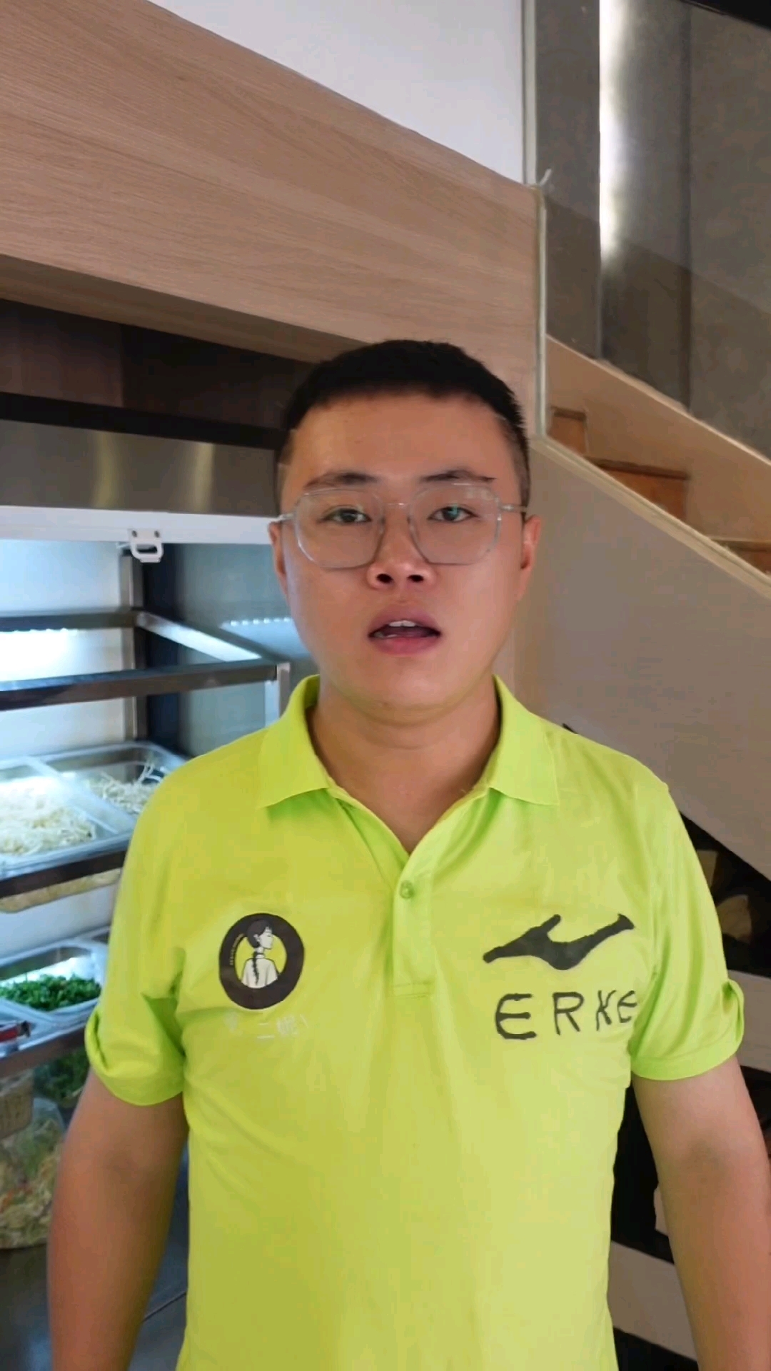好多粉丝都好奇我家菜煎饼怎么做的,今天带大家看看 #二妮菜煎饼