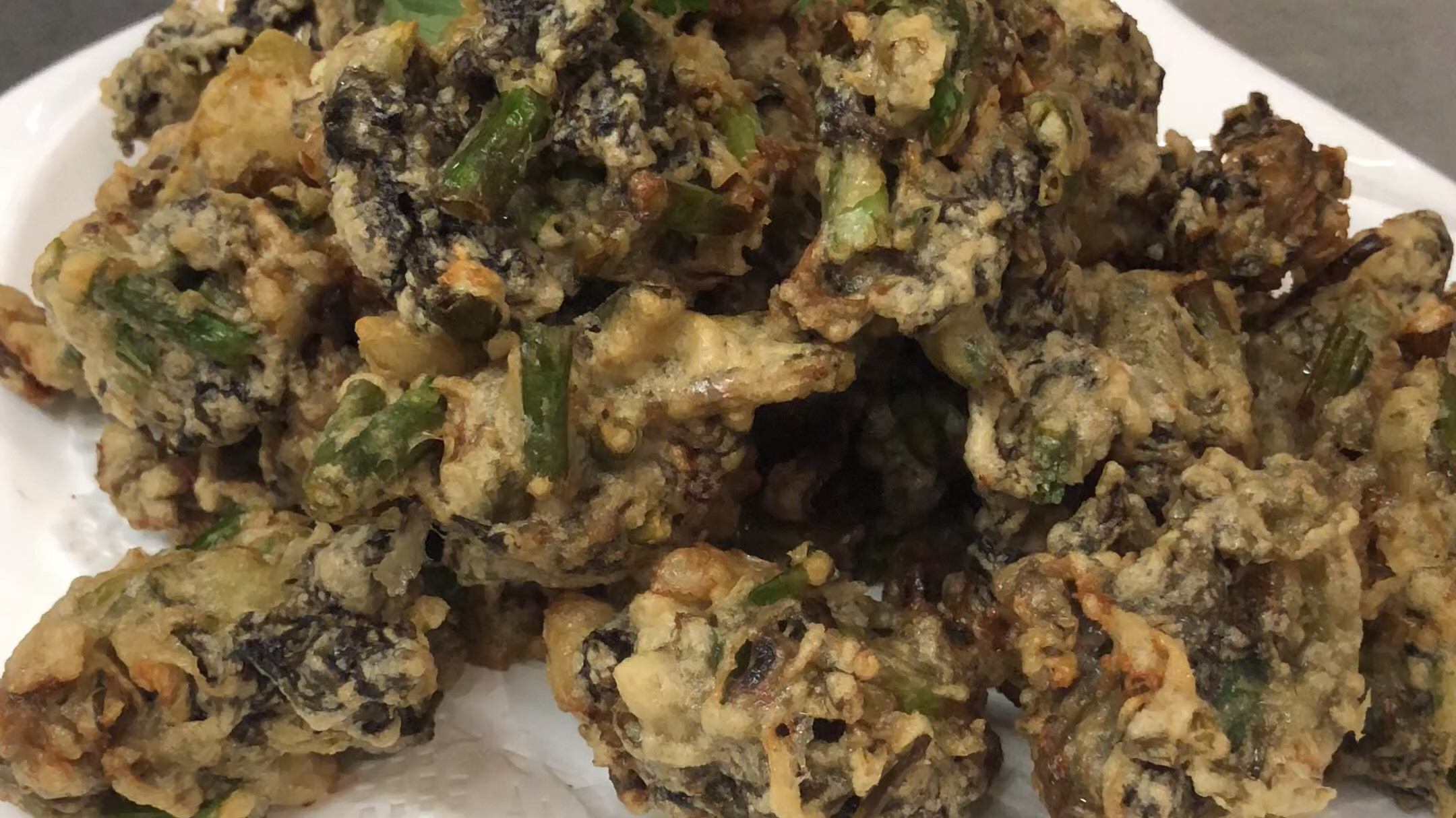 福建闽南特色风味小吃“紫菜海蛎丸子”Q弹有嚼劲,外酥里嫩非常好吃,六一儿童节做给小孩吃!#