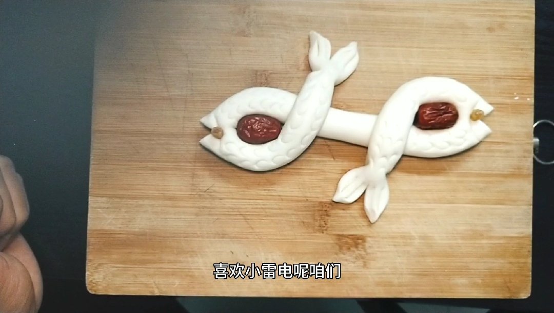 小雷电在家做面食鱼,成本只要6块钱,简单又可爱