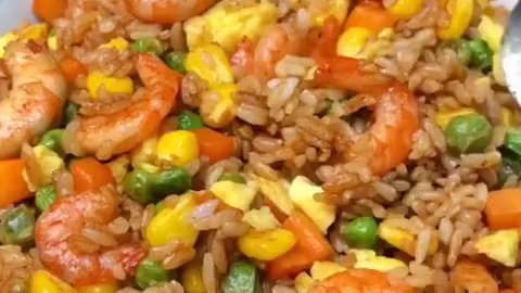 【酱油虾仁炒饭做法】太美味,一上桌就抢没了,下次再也不做了!#夏日限定美食#