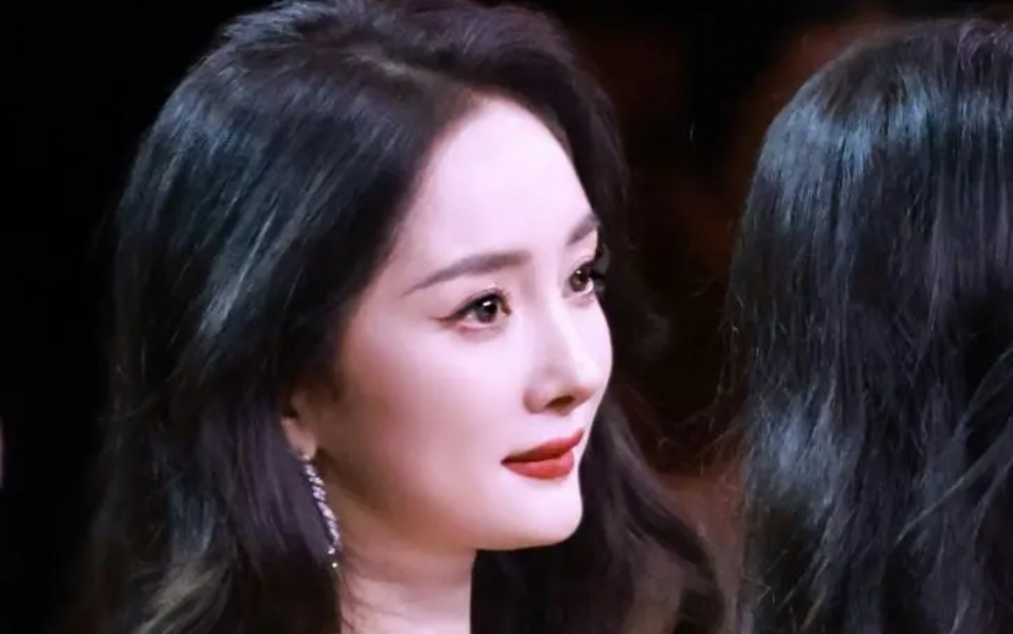 电商ai换脸迪丽热巴杨幂卖货