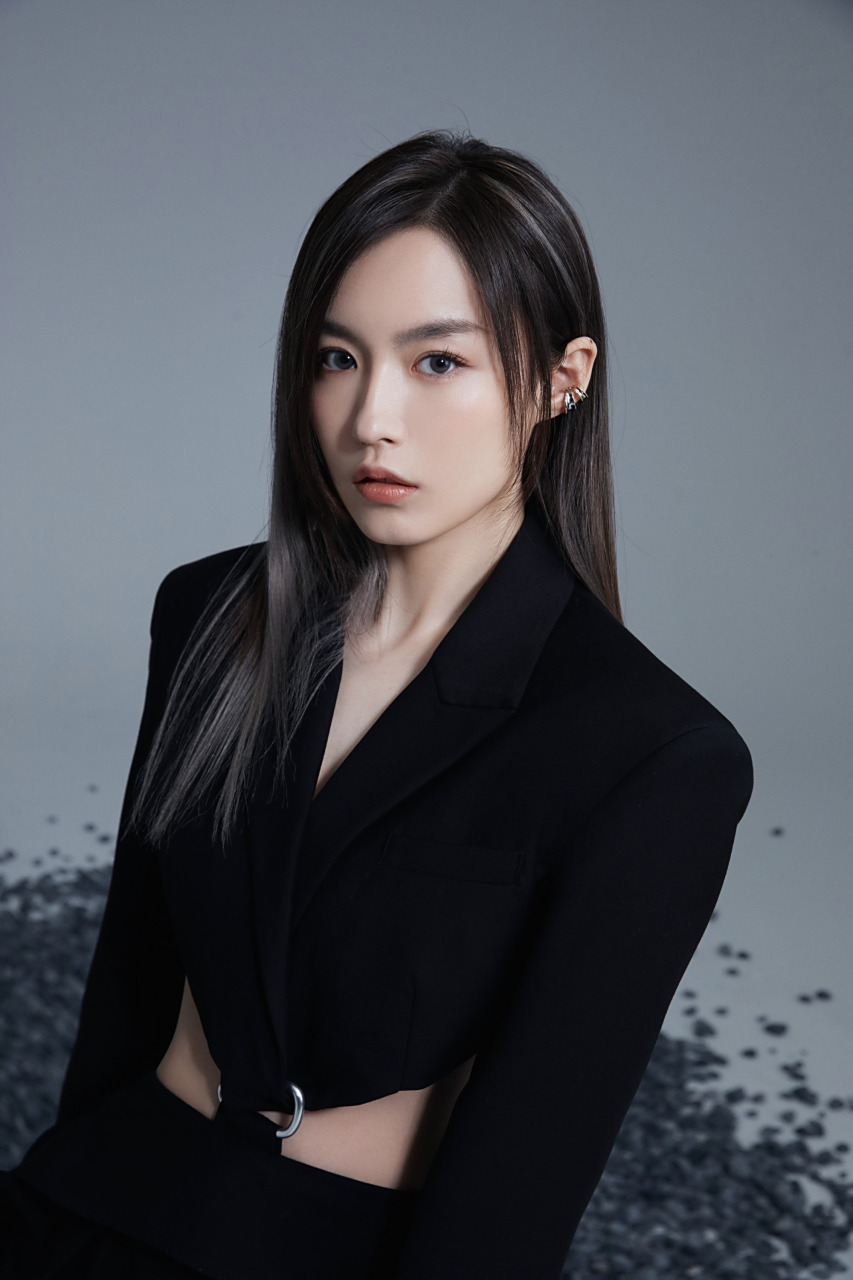 飞儿乐团# 主唱lydia韩睿生日快乐[生日蛋糕]在音乐中保持热爱,不断