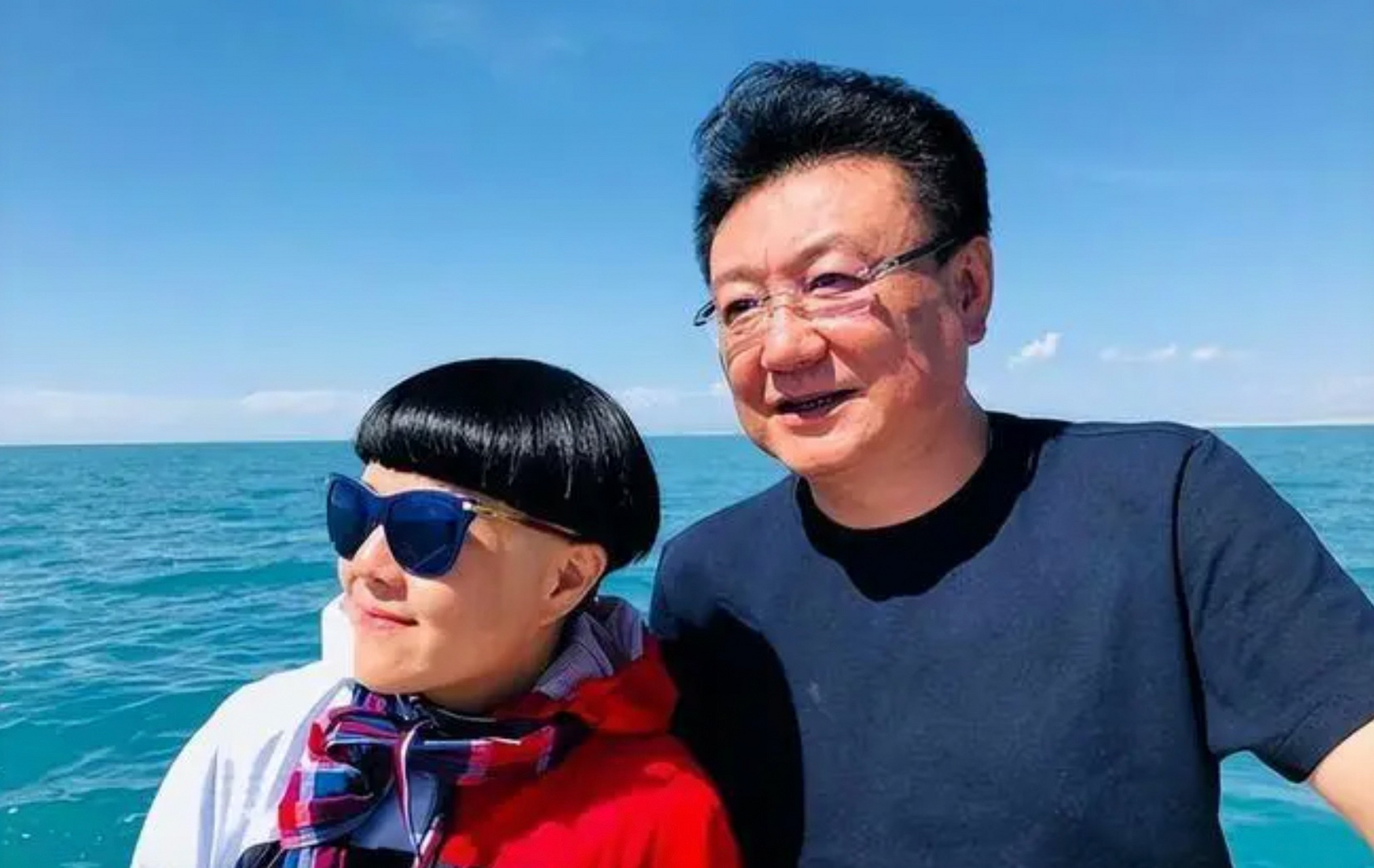 金龟子设宴庆结婚35周年