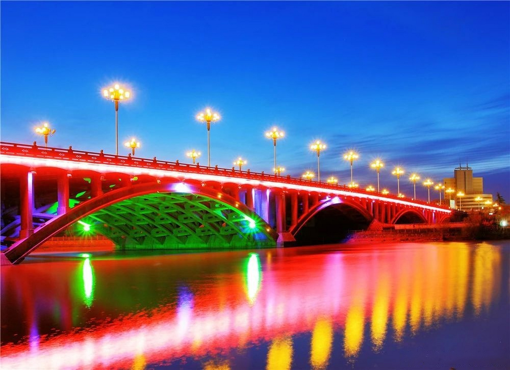 【江都:来了就不想走的"好地方"】2017年,扬州金鹰新城市中心开业