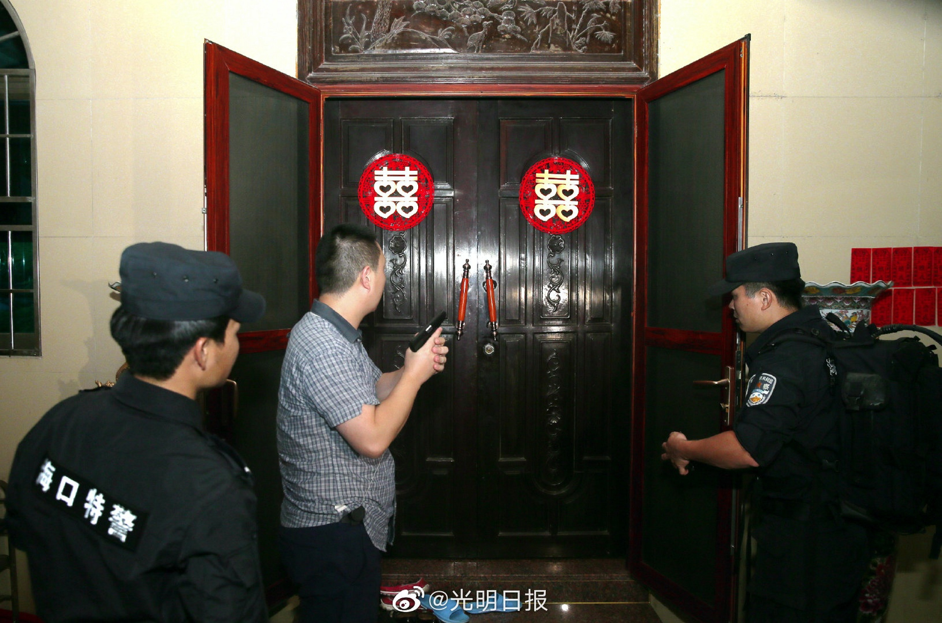 【海南打击菜霸果霸渔霸 抓获嫌疑人37人】6月17日凌晨,在海南省扫黑