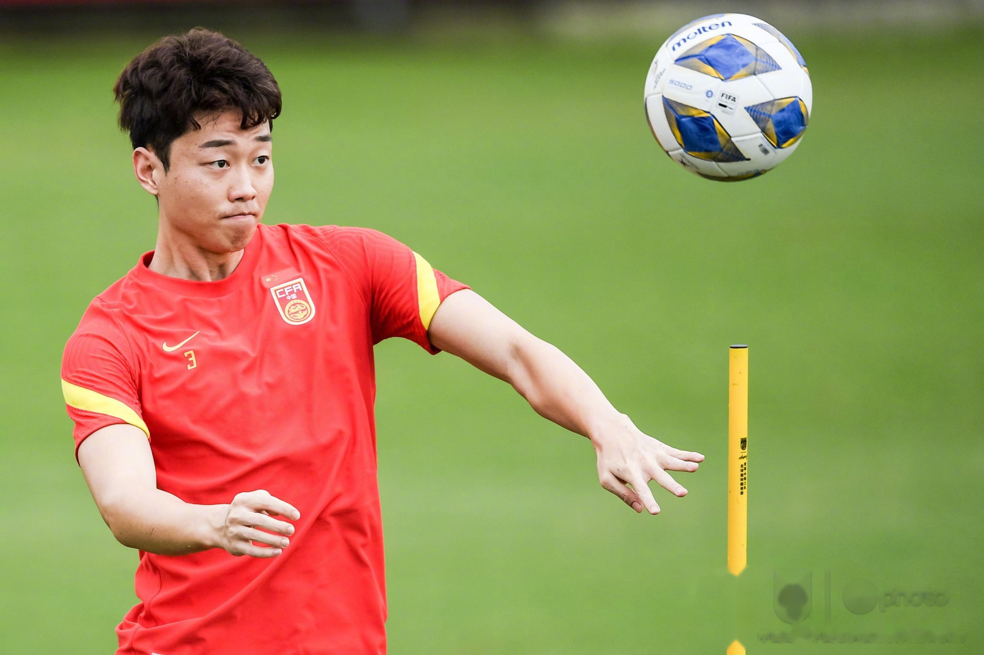 02 在谈到十二强赛的首个对手澳大利亚时,吴曦表