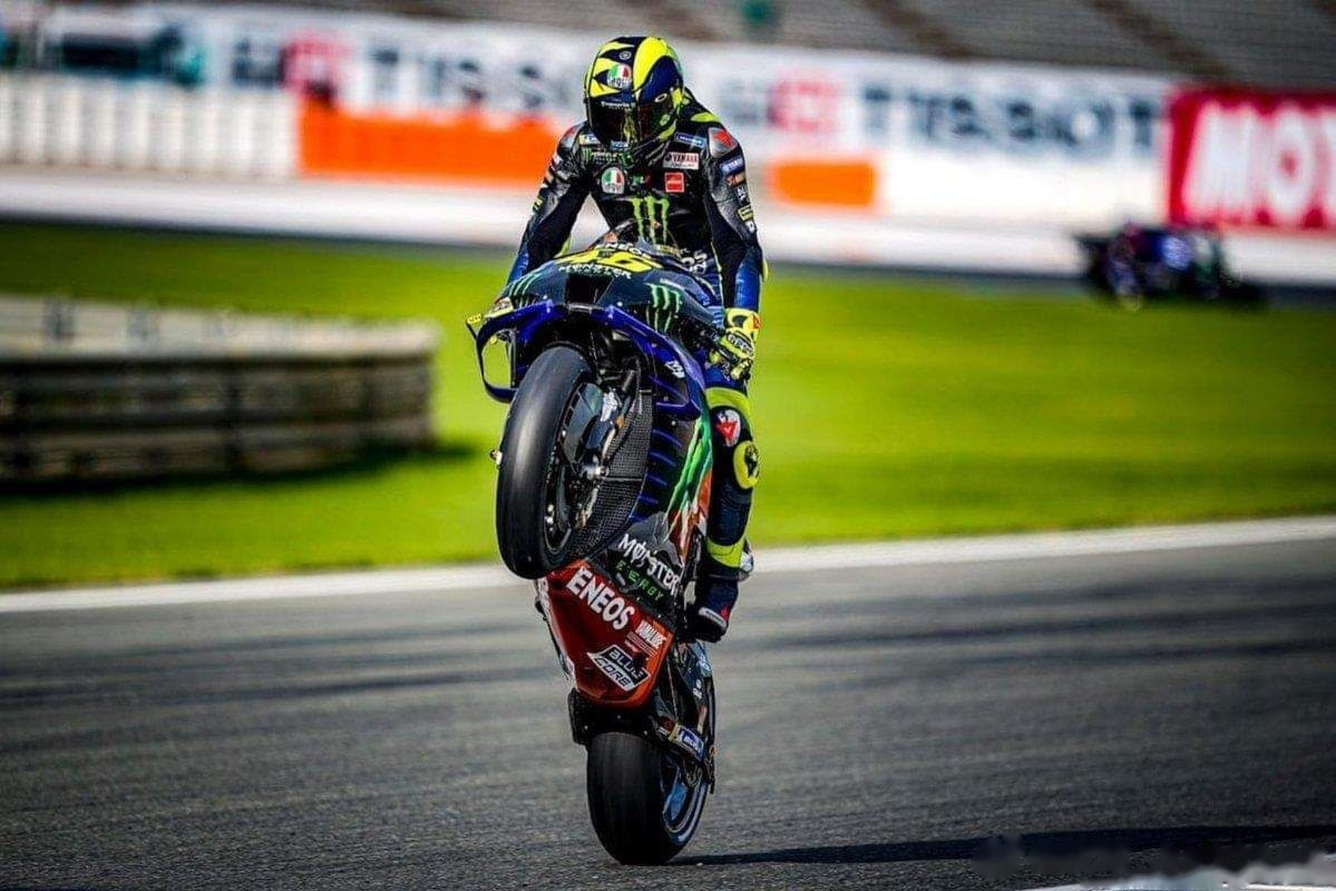 motogp传奇罗西官宣赛季末退役,26年职业生涯也将告一段落,115场胜利9