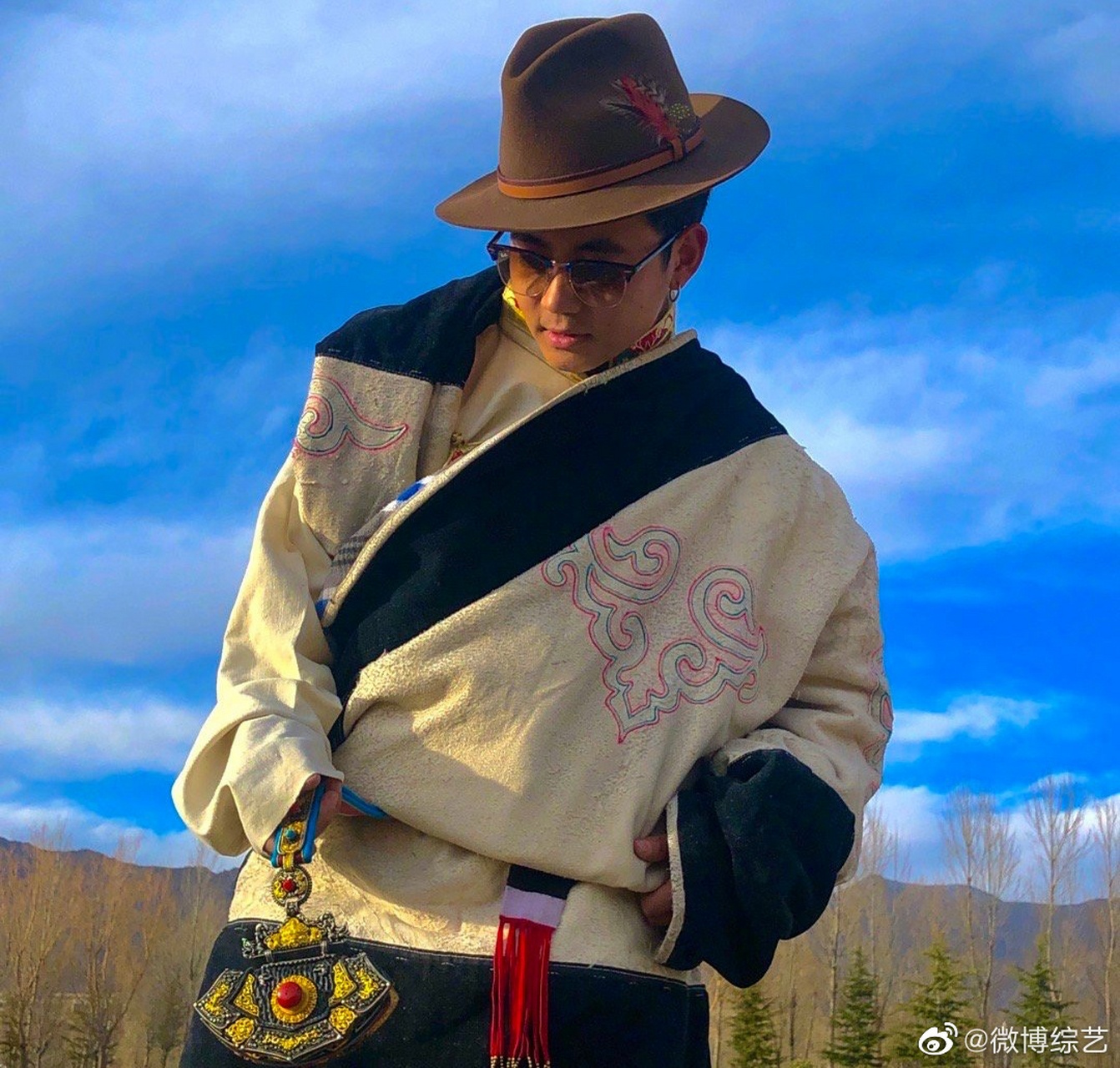 今天的《中国好声音》中,来自西藏的淳朴少年才旺罗布norbu深情诠释