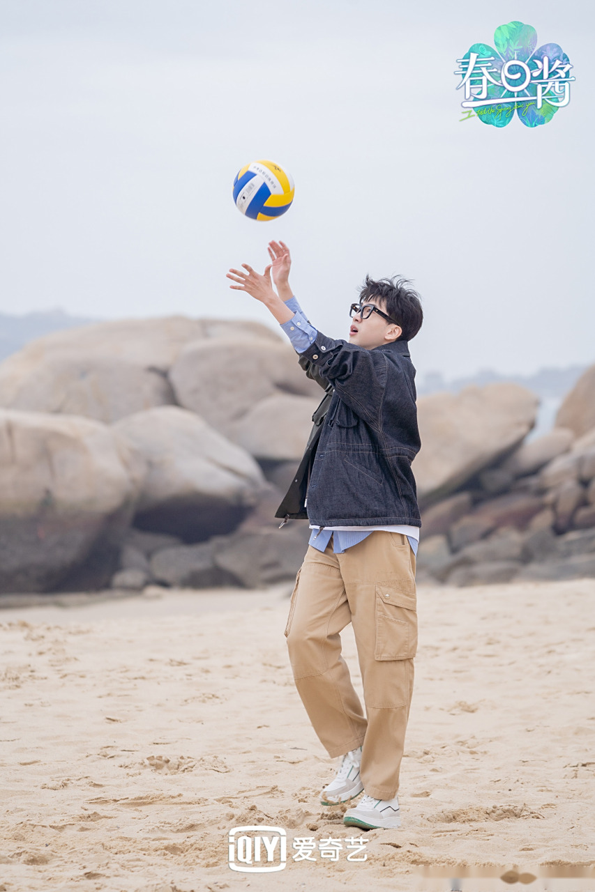 春日酱#春日少年@费启鸣 @胡春杨 @姚弛 @演员李明德 @牛超_s 和飞行