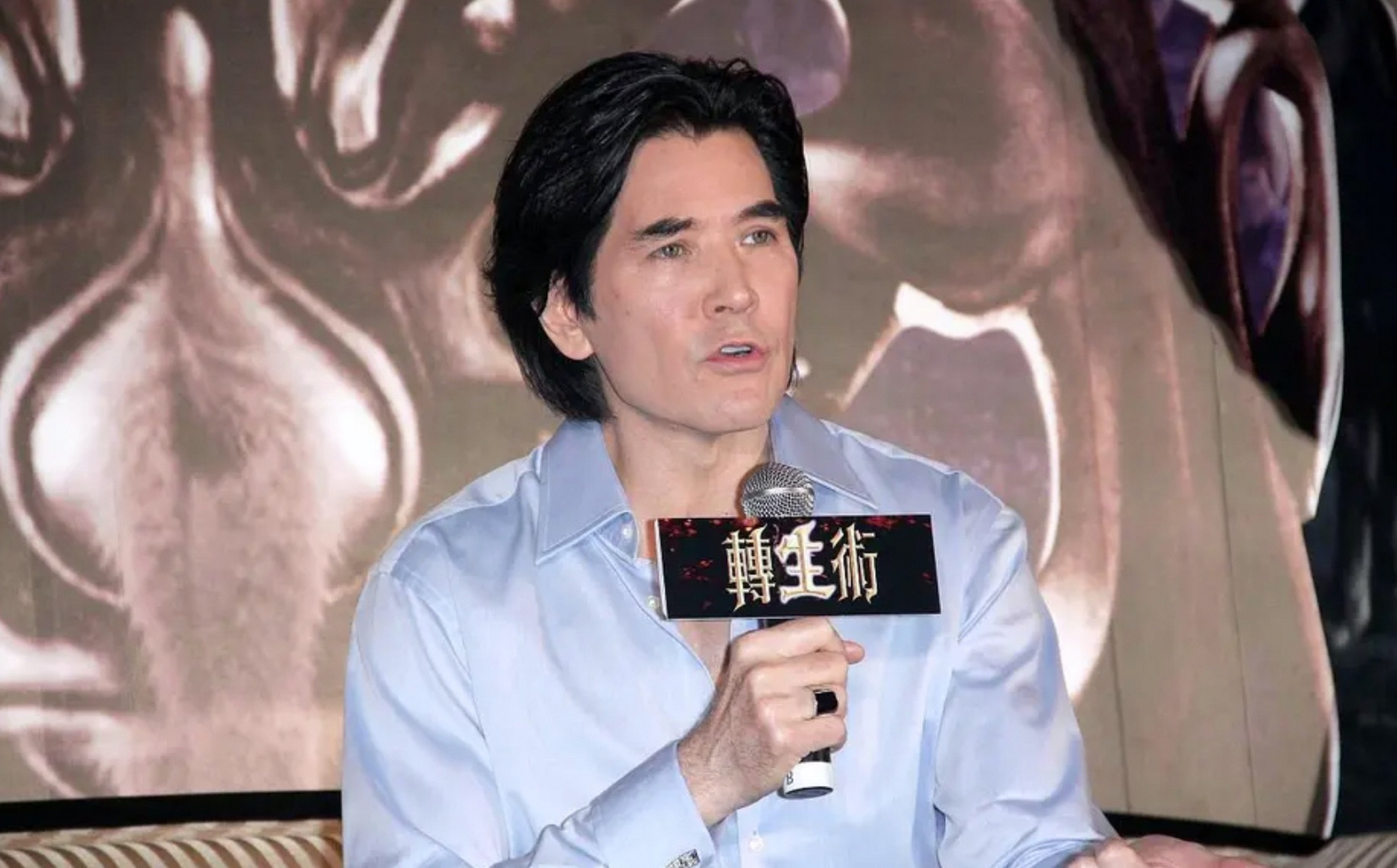 被费翔的商务殷语洗脑了