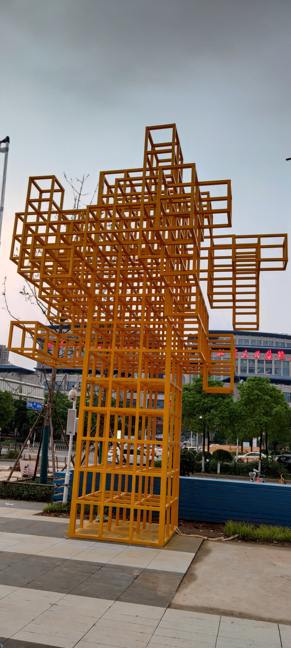 世达广场!  目前还没见到小米装修,期待小米快点装修.