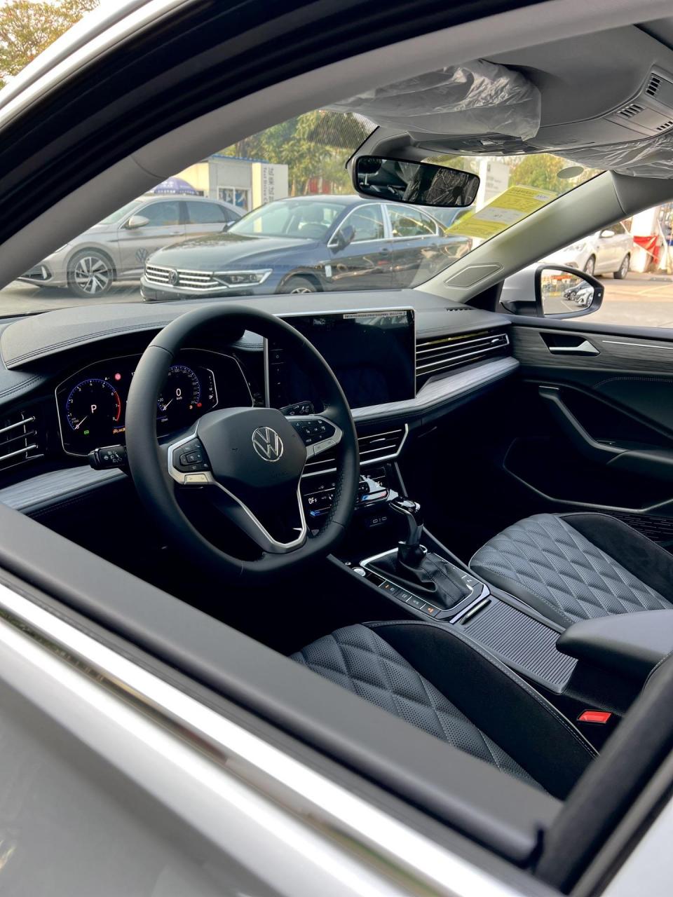 yyds水晶银速腾.质感绝绝子的颜色