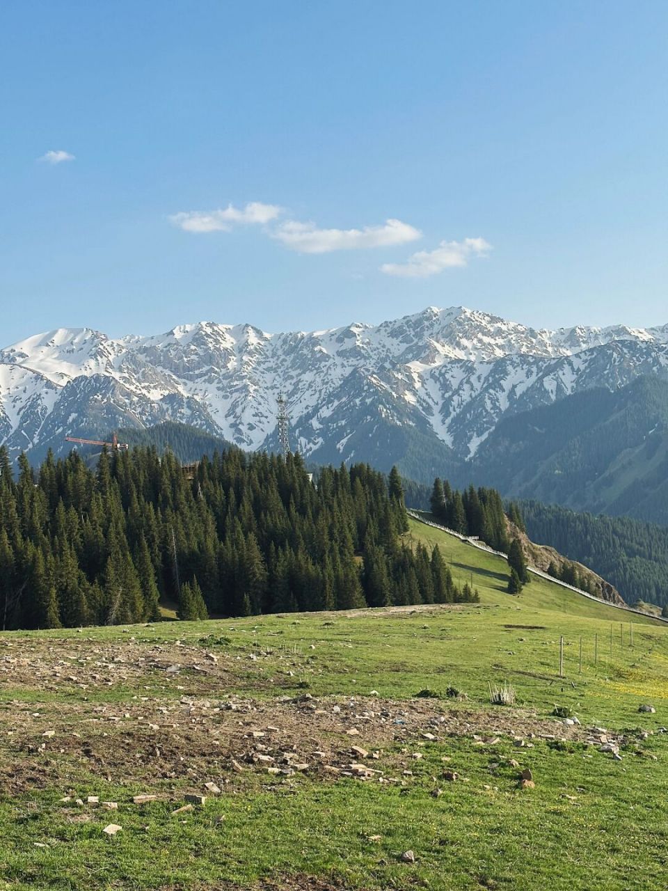 从赛里木湖玩完 开车07到果子沟观景台～ 又一次被新疆的风景震撼了