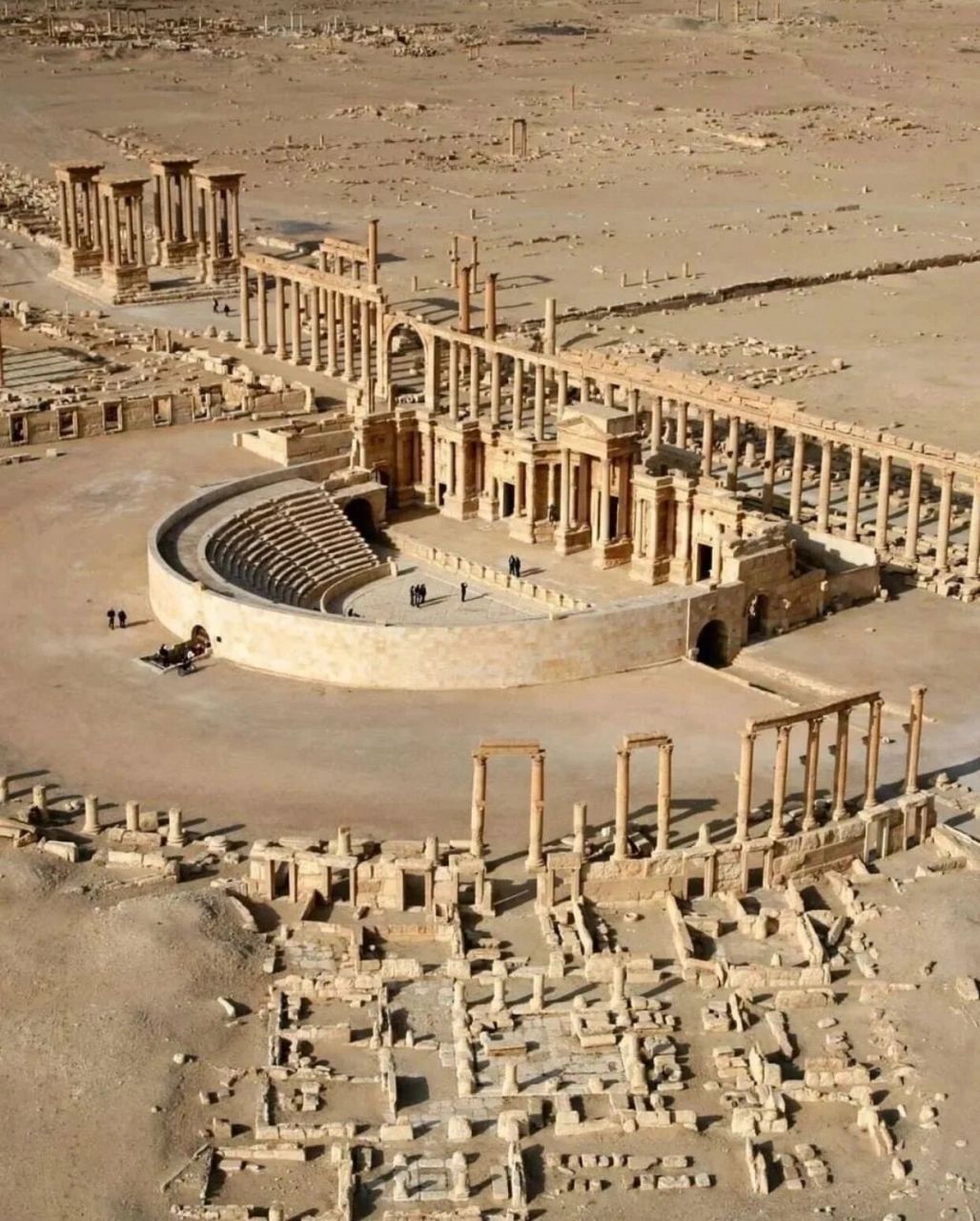 巴尔米拉古城 叙利亚中南部的古城巴尔米拉(palmyra),又称塔德穆尔