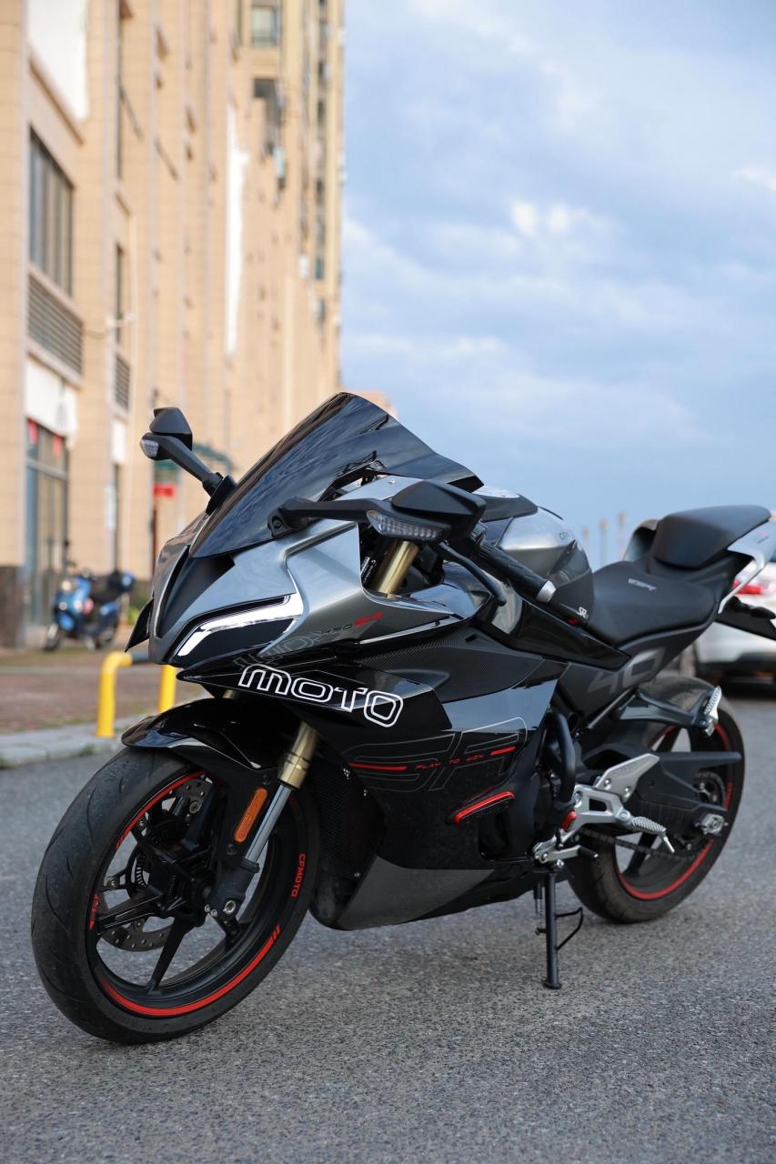 终于体验到春风450sr了! 先说缺点: 1.排气声音马马虎虎 2.