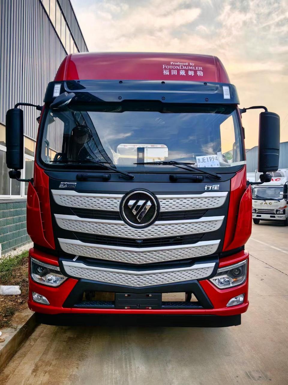 8米欧曼行星 轴距:5150 发动机型号:ycs06300马力 变速箱:自动挡amt