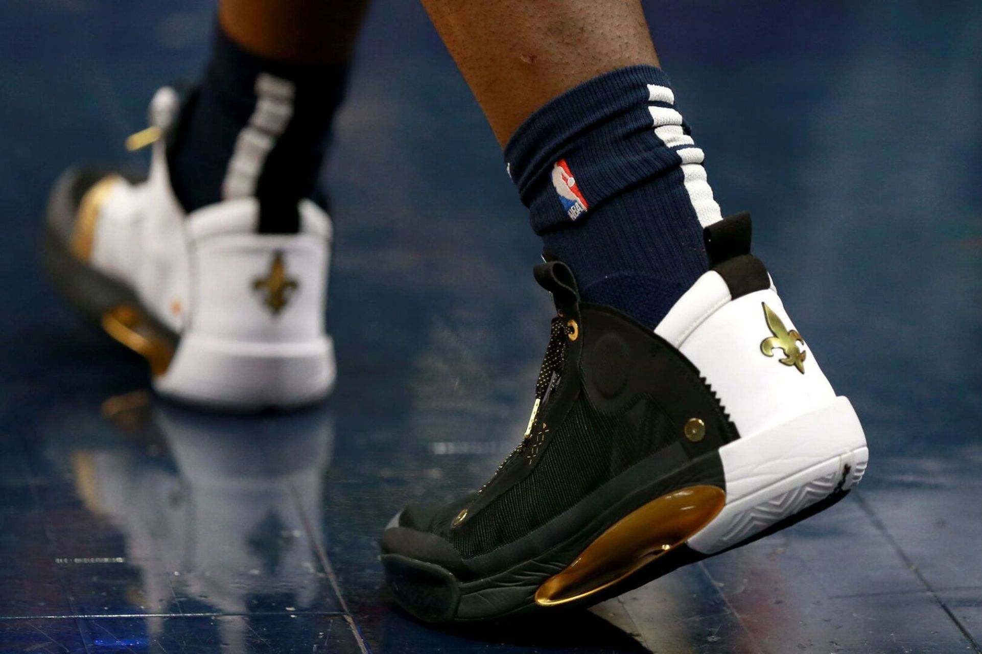 锡安一心想要大城市球队提高自己的曝光度.